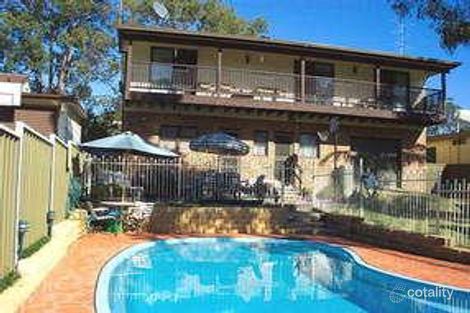 Property photo of 18 Anembo Avenue Summerland Point NSW 2259