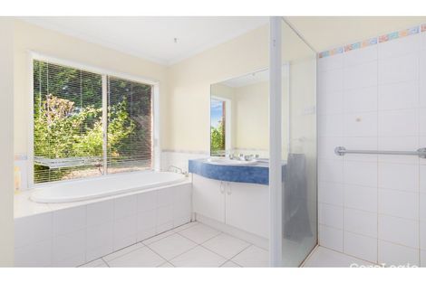 Property photo of 8 Byron Court Narre Warren South VIC 3805