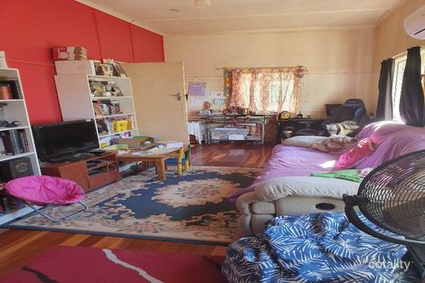 Property photo of 10 Cemetery Road Ipswich QLD 4305