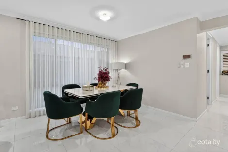 Property photo of 72 Barham Way Spring Mountain QLD 4300