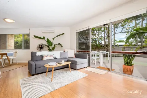 Property photo of 2/116 Petrel Avenue Mermaid Beach QLD 4218