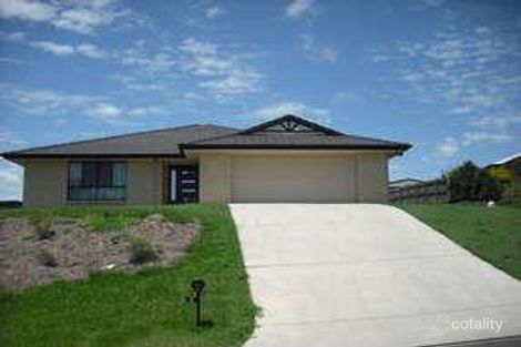 7 Moreton Ct, Southside, QLD 4570