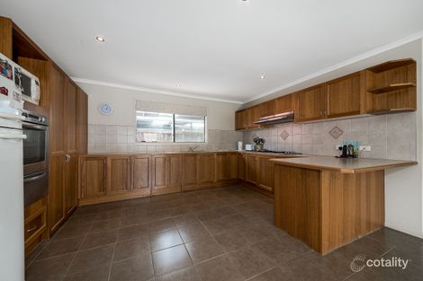 Property photo of 27 Fairways Boulevard Cranbourne North VIC 3977