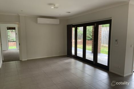 Property photo of 10 Hayton Park Boulevard Cranbourne West VIC 3977