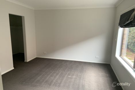 Property photo of 10 Hayton Park Boulevard Cranbourne West VIC 3977