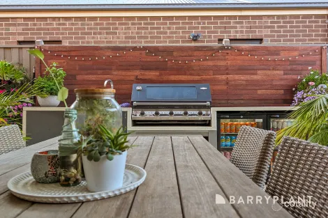 Property photo of 3 Crisp Street Clyde North VIC 3978