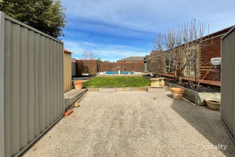 Property photo of 28 Tyndall Street Cranbourne East VIC 3977