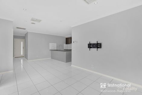 Property photo of 8 Bandicoot Loop Tarneit VIC 3029