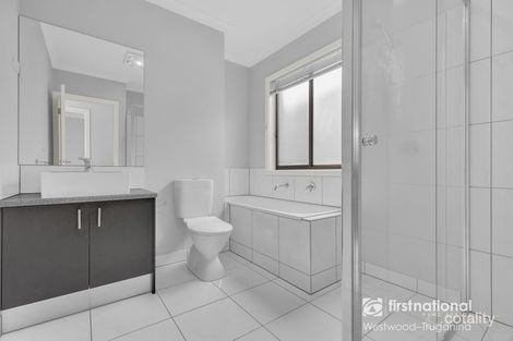 Property photo of 8 Bandicoot Loop Tarneit VIC 3029