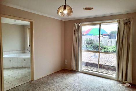 Property photo of 10 Whitmore Place Hillside VIC 3037