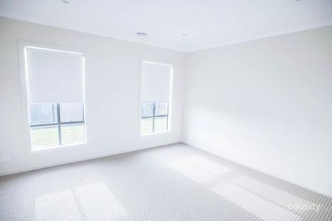 Property photo of 34 Frontier Avenue Greenvale VIC 3059