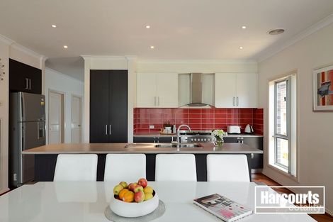 Property photo of 10 White Gum Way Cranbourne North VIC 3977