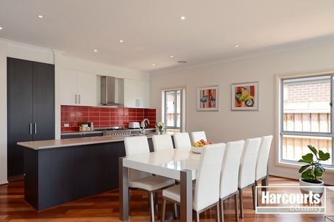 Property photo of 10 White Gum Way Cranbourne North VIC 3977