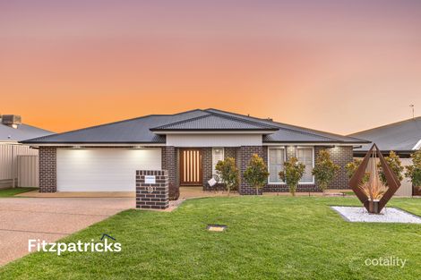 Property photo of 19 Kentucky Crescent Gobbagombalin NSW 2650