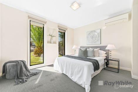 Property photo of 15 John Fawkner Drive Endeavour Hills VIC 3802