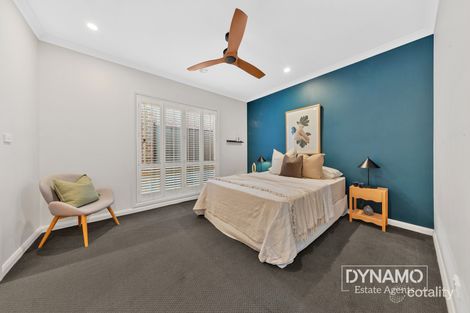 Property photo of 37 Viewside Crescent Craigieburn VIC 3064