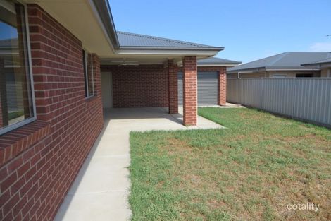 Property photo of 6 Pinnacle Place Estella NSW 2650
