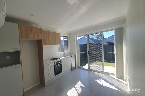 1/17 Corymbia Cct, Heddon Greta, NSW 2321