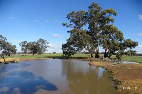 351 Tattersalls Lane, Moormbool West, VIC 3523