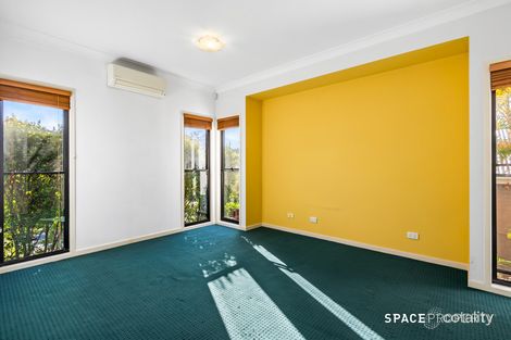 Property photo of 15 Backhousia Crescent Sinnamon Park QLD 4073