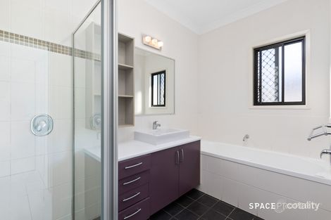 Property photo of 15 Backhousia Crescent Sinnamon Park QLD 4073