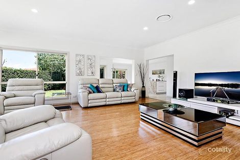 Property photo of 35 Meadowlake Drive Carrara QLD 4211