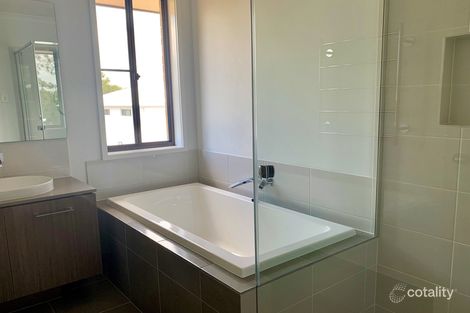 Property photo of 72 Chelsea Crescent Bridgeman Downs QLD 4035