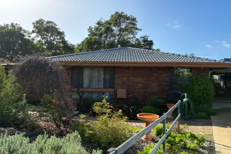 13 Mimosa Ct, Kelmscott, WA 6111