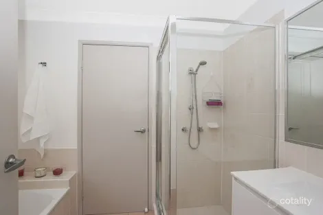 Property photo of 13 Avonbury Court Carrara QLD 4211
