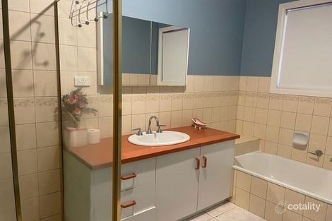 Property photo of 21 Perry Court Roxburgh Park VIC 3064