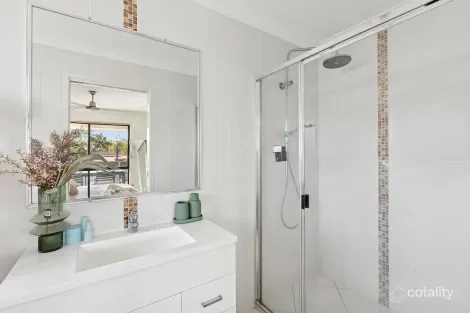 Property photo of 2 Maryland Way Parkhurst QLD 4702