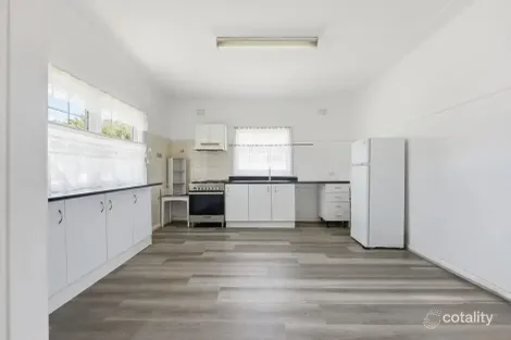 30 Dan St, Campbelltown, NSW 2560