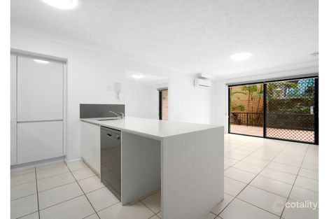 Property photo of 3/27 Chester Terrace Southport QLD 4215