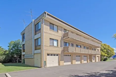 3/3 Pine St, North Ipswich, QLD 4305