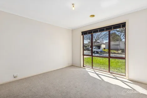 Property photo of 10 Benaroon Circuit Amaroo ACT 2914