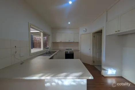 Property photo of 3 Klein Crescent Roxburgh Park VIC 3064