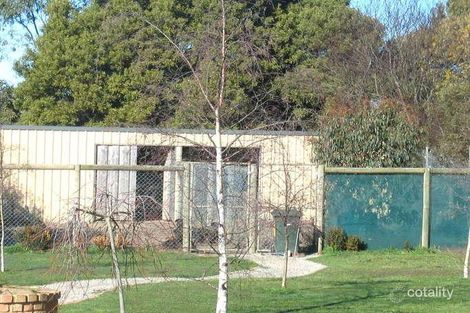 Property photo of 27 Regan Drive Romsey VIC 3434