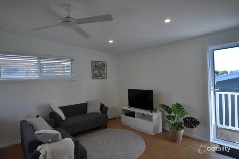 4a Welwyn Gr, Point Clare, NSW 2250