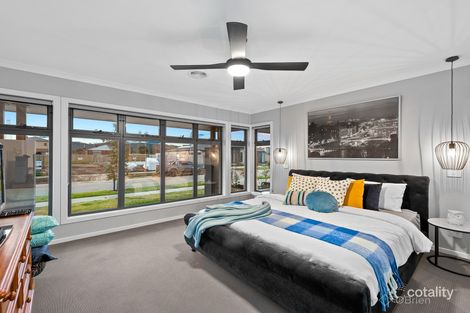 Property photo of 36 Petaluma Crescent Officer VIC 3809
