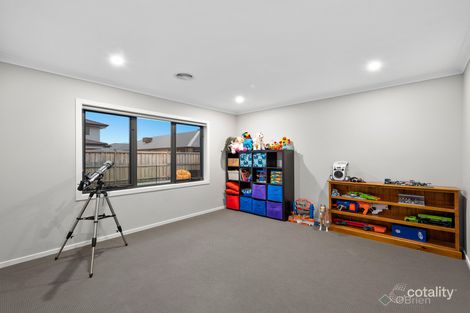 Property photo of 36 Petaluma Crescent Officer VIC 3809