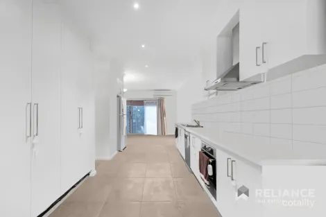 Property photo of 5 Moncrieff Parade Point Cook VIC 3030