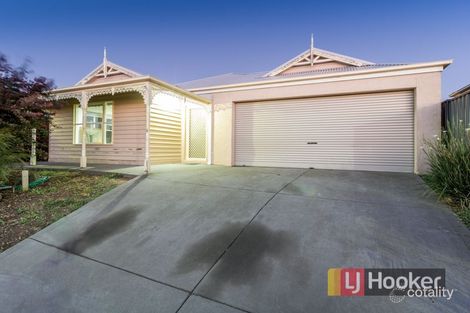 Property photo of 7 Caspian Chase Pakenham VIC 3810