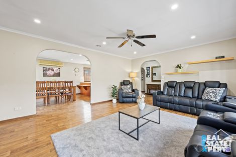 Property photo of 10 Hoop Pine Court Cranbourne North VIC 3977