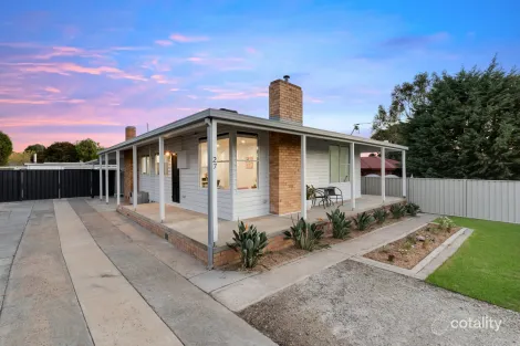 Property photo of 27 Victoria Street Eaglehawk VIC 3556
