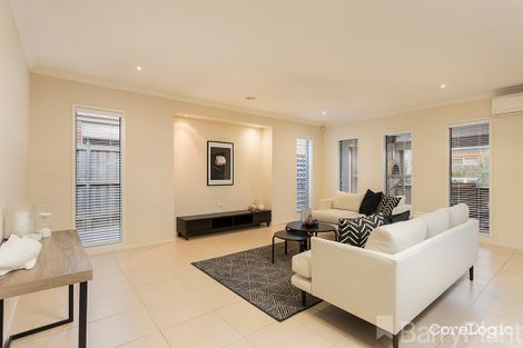 Property photo of 34 Ladybird Crescent Point Cook VIC 3030