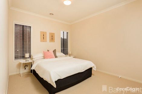 Property photo of 34 Ladybird Crescent Point Cook VIC 3030