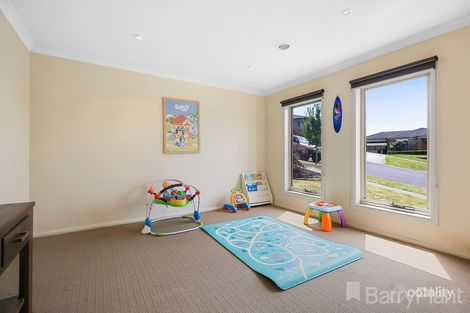 Property photo of 22 Monica Drive Drouin VIC 3818