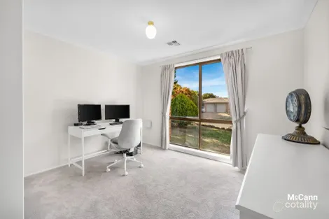 Property photo of 4 Hare Place Bonython ACT 2905