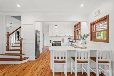 Property photo of 23 Kyeema Avenue Saratoga NSW 2251