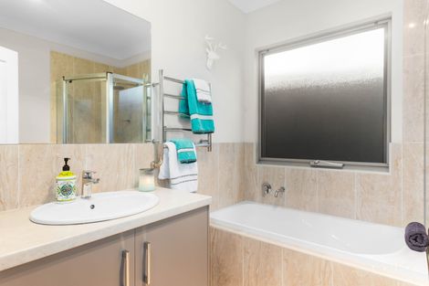 Property photo of 6 Keithalan Avenue Victor Harbor SA 5211